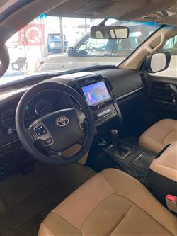 تۆیۆتا لاند کروزەر